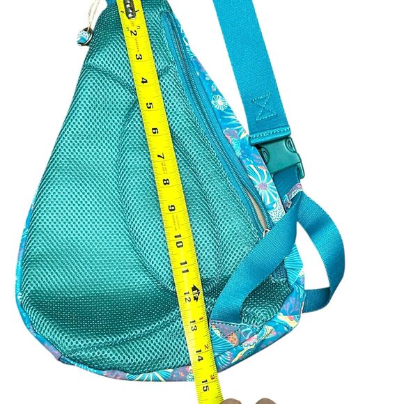 NWT Sakroots On The Go Large Sling Backpack Cross - Teal Blue Sea Turtle Anemone - Picture 10 of 11